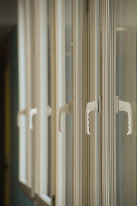 window-4062535_960_720